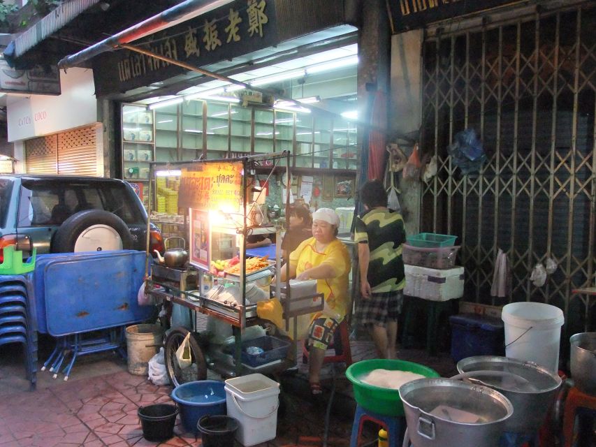 Bangkok by Night Cycling Tour with Street-food Meal - Thonburi’s quieter communities
