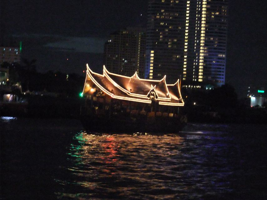 Bangkok by Night Cycling Tour with Street-food Meal - What the guides add to the ride