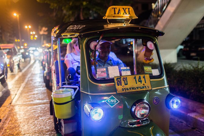 Bangkok by Night: Temples, Markets and Food Tuk-Tuk Tour - Why this Bangkok night tour works