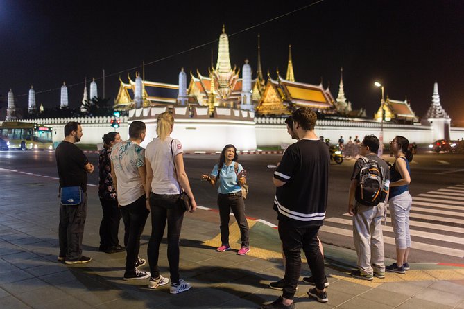 Bangkok by Night: Temples, Markets and Food Tuk-Tuk Tour - Pak Khlong Talat after the working day