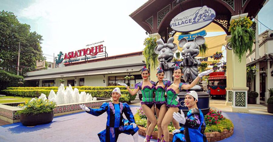Bangkok: Calypso Cabaret Show with Hotel Transfer - The performers and the show’s tone