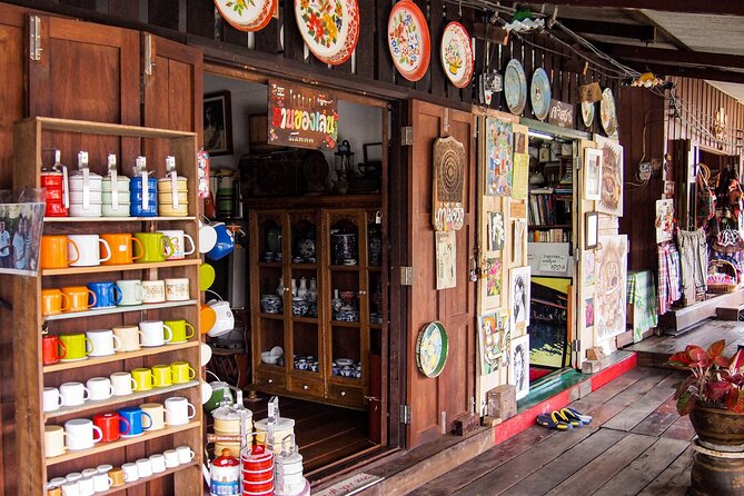 Bangkok Canal Tour: Chaophraya River and Wat Arun - What the guide adds to a short boat trip