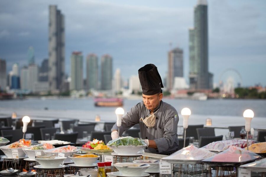 Bangkok: Chao Phraya Alangka Cruise at Icon Siam - Buffet dinner, welcome drink, and what the price covers