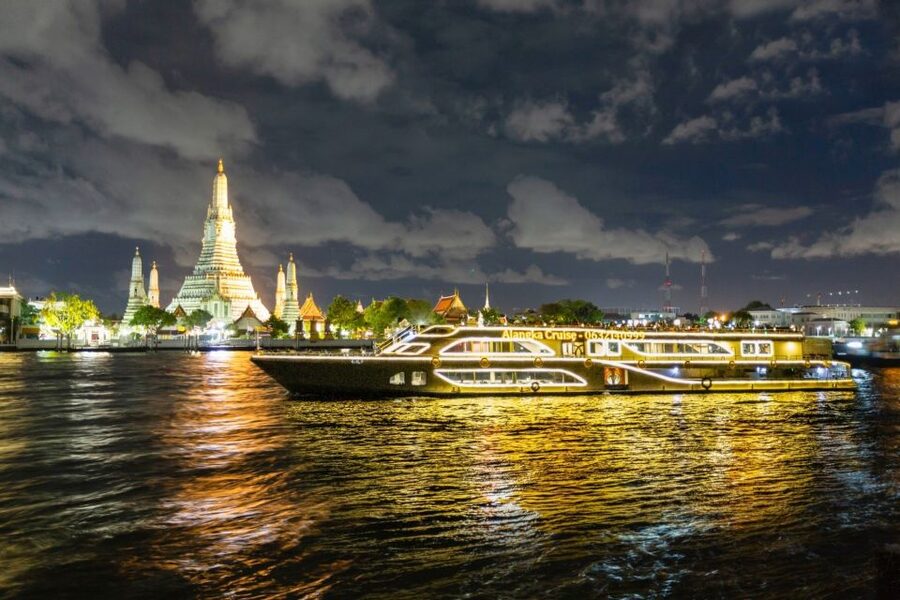 Bangkok: Chao Phraya Alangka Cruise at Icon Siam - Thai classical dance and the live band