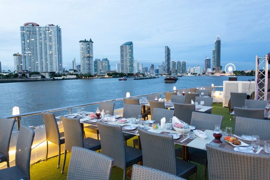 Bangkok: Chao Phraya Alangka Cruise at Icon Siam - Who gets the most from this $31 cruise