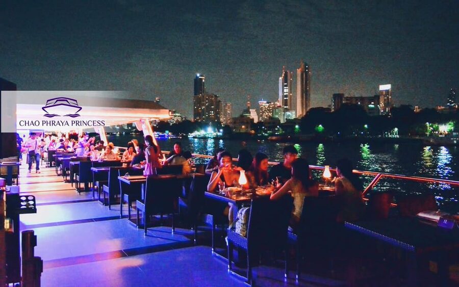 Bangkok: Chao Phraya Princess Dinner Cruise - Why the Chao Phraya works so well at night
