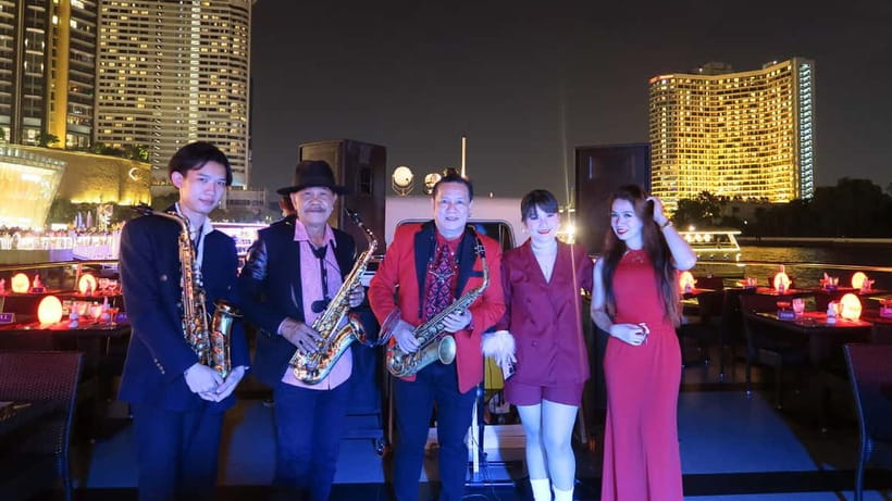 Bangkok: Chao Phraya Princess Dinner Cruise & Hotel Transfer - A buffet dinner with Thai and international dishes