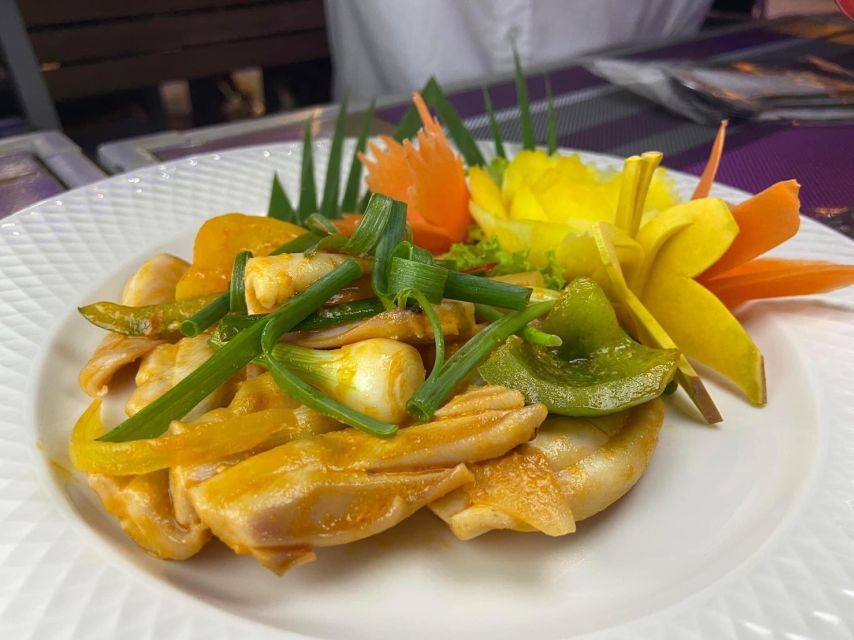 Bangkok: Chao Phraya River Buffet Dinner Cruise - Who will enjoy this cruise most