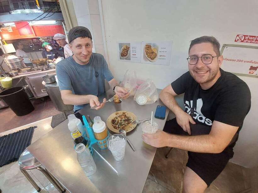 Bangkok: Chinatown Food Tour with Michelin Food Stalls - Ending at the Chinatown Gate
