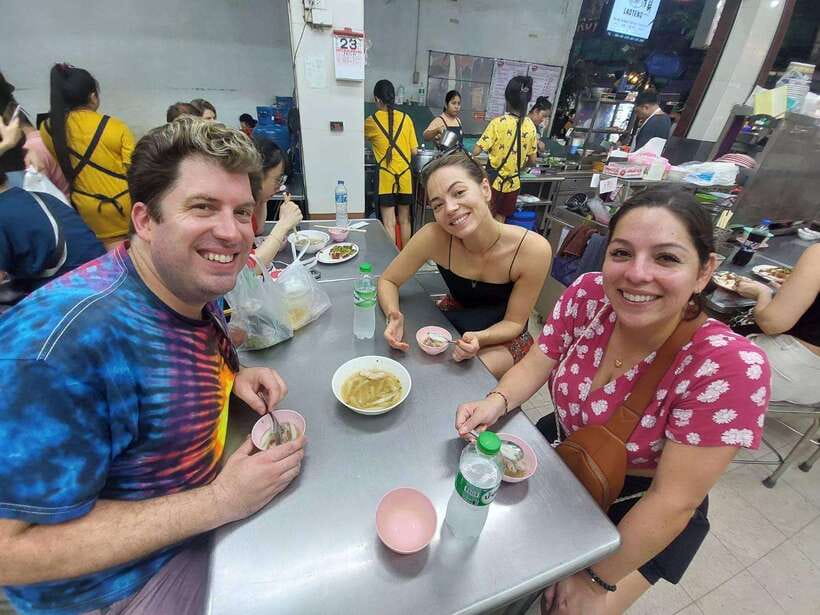 Bangkok: Chinatown Food Tour with Michelin Food Stalls - Ten-plus tastings across Chinatown