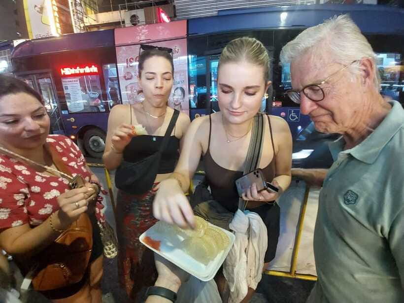 Bangkok: Chinatown Food Tour with Michelin Food Stalls - The Michelin-recognized food stop