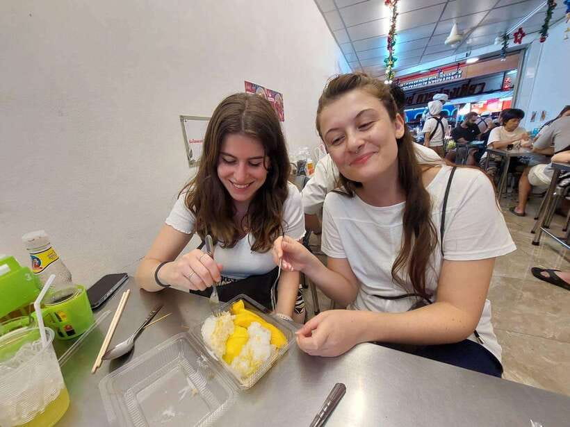 Bangkok: Chinatown Food Tour with Michelin Food Stalls - Dietary restrictions and who should skip it