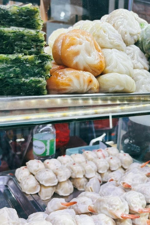 Bangkok: Chinatown Street Food - Private Tour - Food variety without losing the local setting