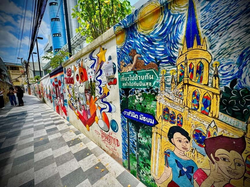 Bangkok: Chinatown & Taladnoi Street Art Guided Walking Tour - The Talad Noi Community Museum and hidden shrines