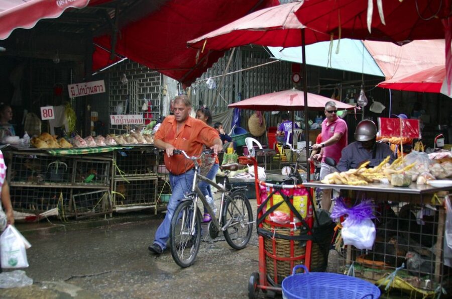 Bangkok: City Culture half-day Bike Tour - The Green Mile and Bangkok’s embassy district