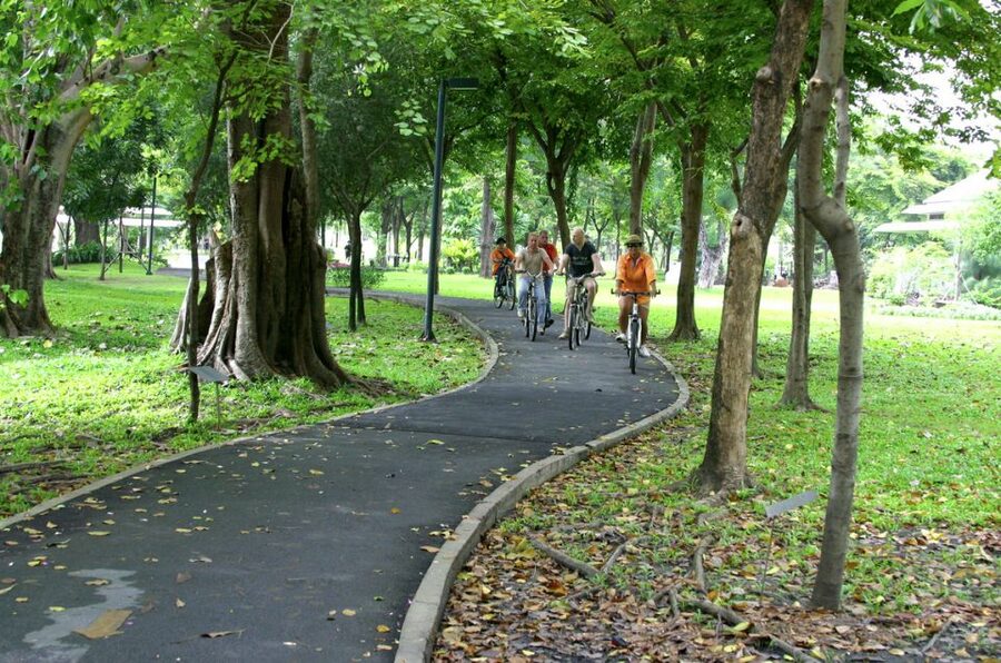 Bangkok: City Culture half-day Bike Tour - Starting in Yan Nawa with a safety briefing