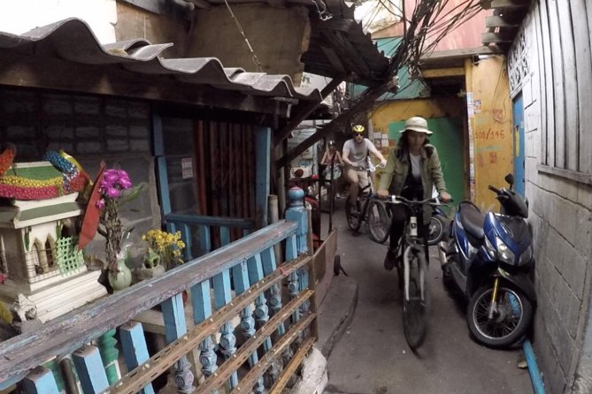 Bangkok City Culture Tour by Bike - Khlong Toei Market: the tour’s most vivid stop