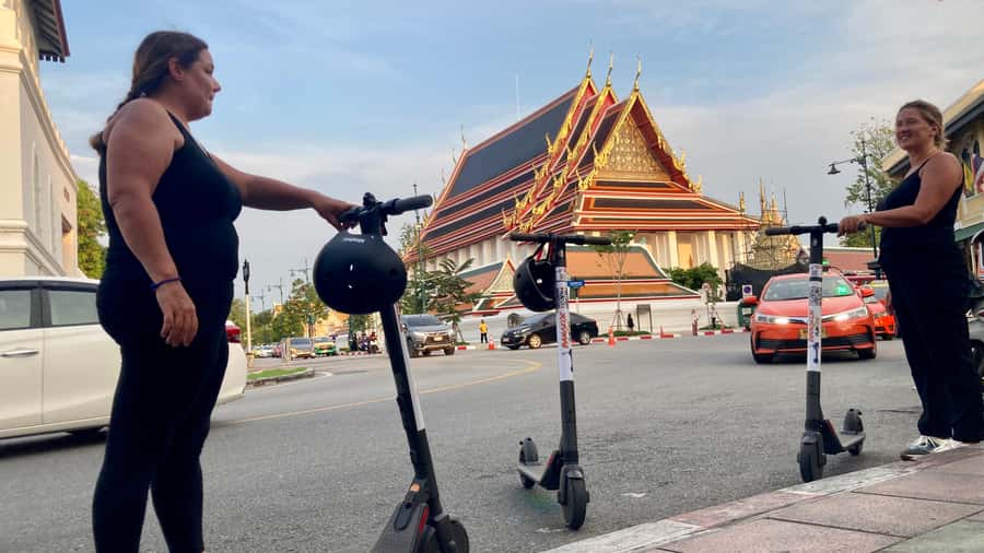 Bangkok: City Highlights Electric Scooter Tour - What the 2.5-hour schedule really gives you
