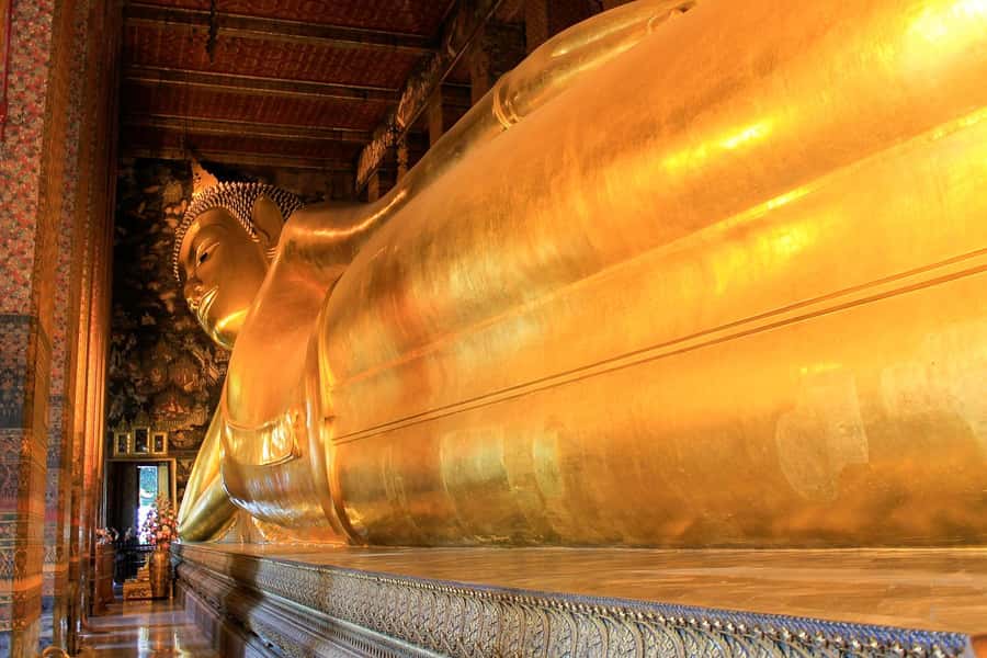 Bangkok: City Highlights Temple and Market Walking Tour - The Emerald Buddha Temple and the Grand Palace
