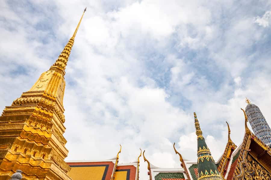 Bangkok: City Highlights Temple and Market Walking Tour - Guides who make the difference
