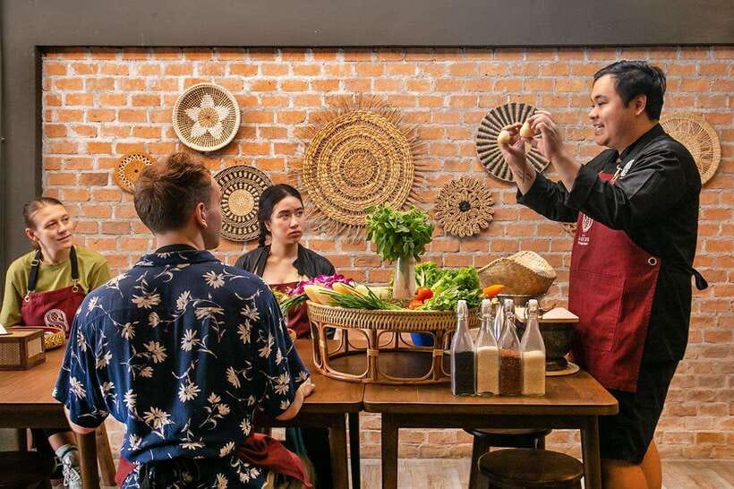 Bangkok: Cooking Class with Market Visit & Tuk Tuk Ride - The tuk-tuk ride back to Sukhumvit 22