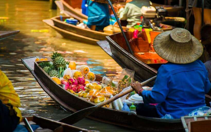 Bangkok: Damnoen Saduak and Train Market with Boat Ride - Watching Maeklong Railway Market make room