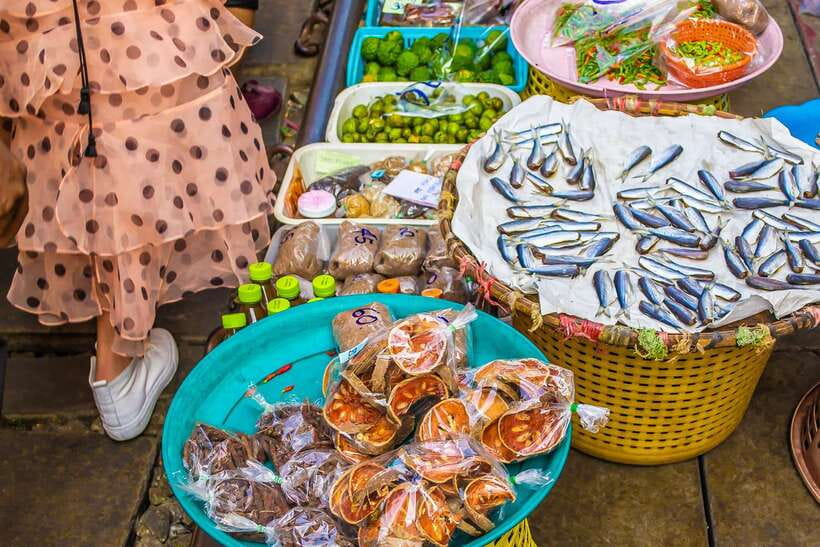 Bangkok: Damnoen Saduak Market and Maeklong Railway Market - Reaching Damnoen Saduak by Paddleboat
