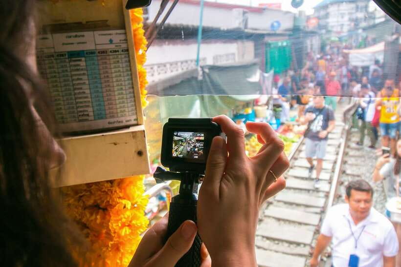 Bangkok: Damnoen Saduak Market and Maeklong Railway Market - How Much Free Time Will You Get?