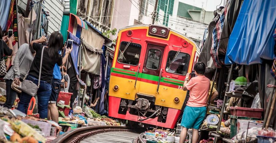 Bangkok: Damnoen Saduak, Train Market & Mahanakhon Day Trip - Why the Maeklong train market is worth the drive