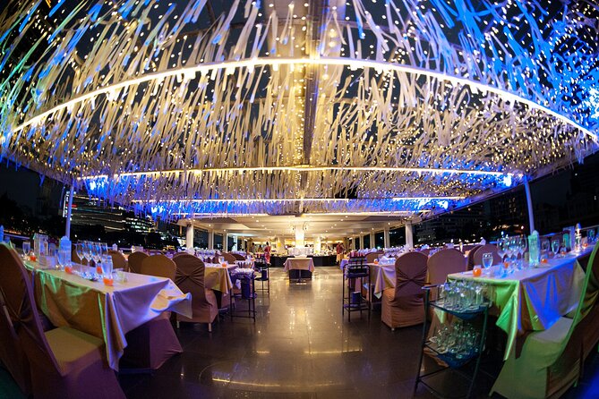 Bangkok Dinner Cruise on the Chao Phraya River - What is served at the buffet?