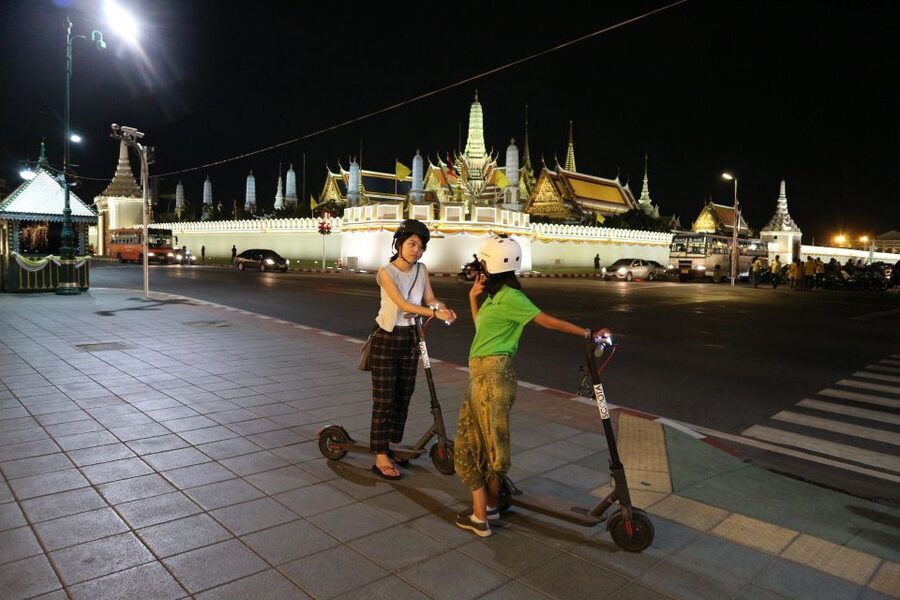 Bangkok: E-Scooter Night Tour with Local Street Food - Getting started at Jamming Thailand Tours