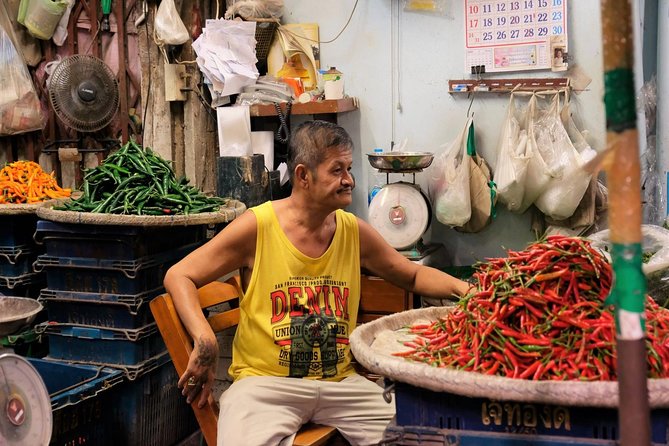 Bangkok Electric Tuk Tuk: Thonburi, Wang Lang & Food Tour - What the Guides Add to the Experience