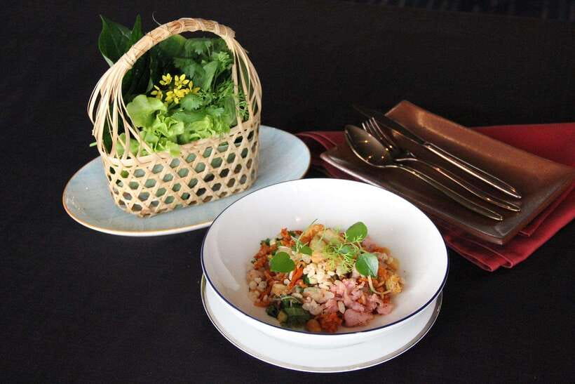 Bangkok: Enjoy Fine Thai Food with Panoramic Rooftop Views - Food, drinks, and the international hotel mood
