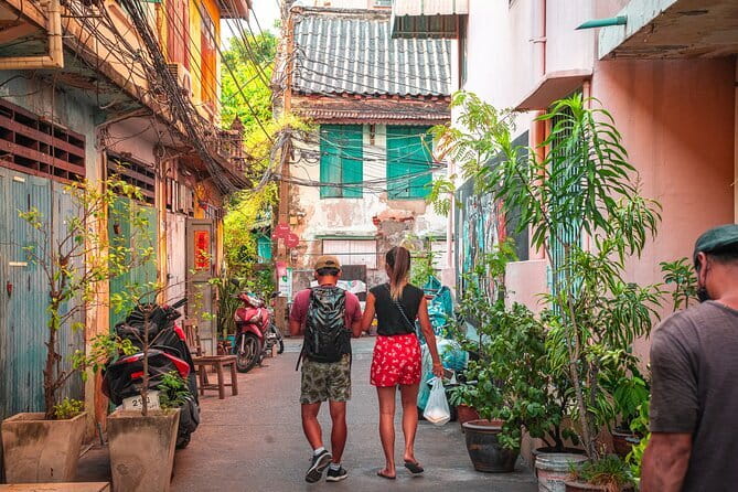 Bangkok Evening Food Tour by Tuktuk - Why this Bangkok food tour feels different
