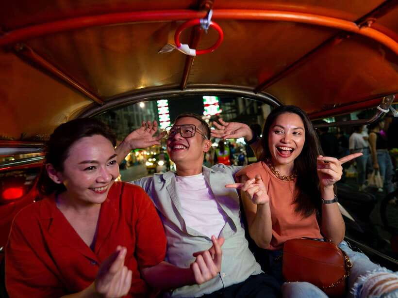 Bangkok: Evening Tour with Wat Arun, Wat Pho & Tuk Tuk Ride - Key points to know before booking
