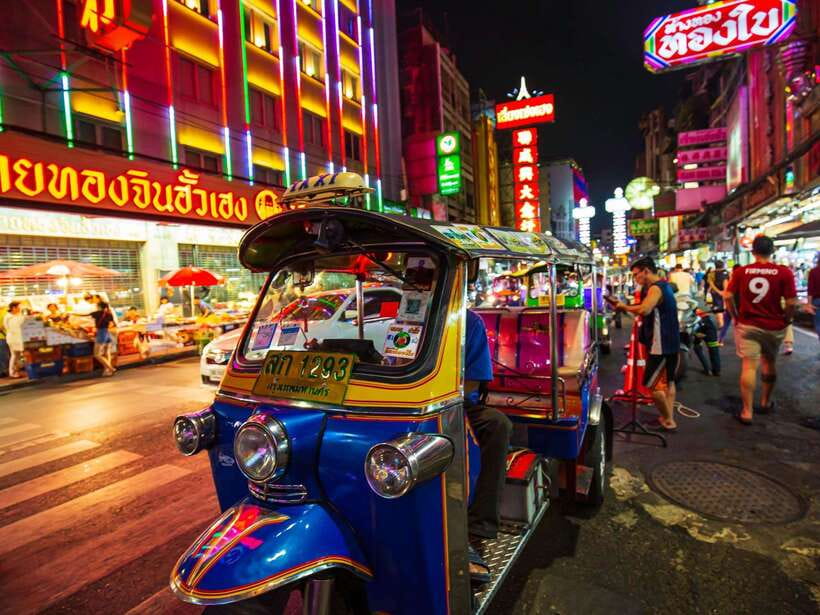 Bangkok: Evening Tour with Wat Arun, Wat Pho & Tuk Tuk Ride - Who should book this four-hour outing