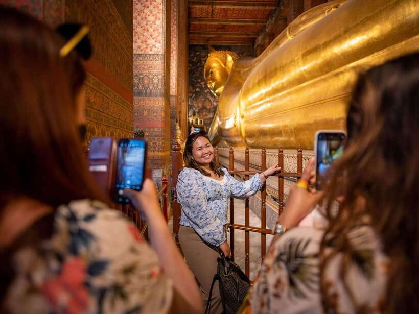 Bangkok: Evening Tour with Wat Arun, Wat Pho & Tuk Tuk Ride - Wat Pho and the reclining Buddha
