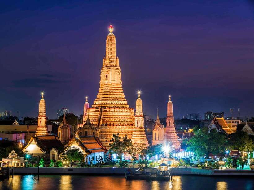 Bangkok: Evening Tour with Wat Arun, Wat Pho & Tuk Tuk Ride - A short walk past Maha Rat Road and the Grand Palace
