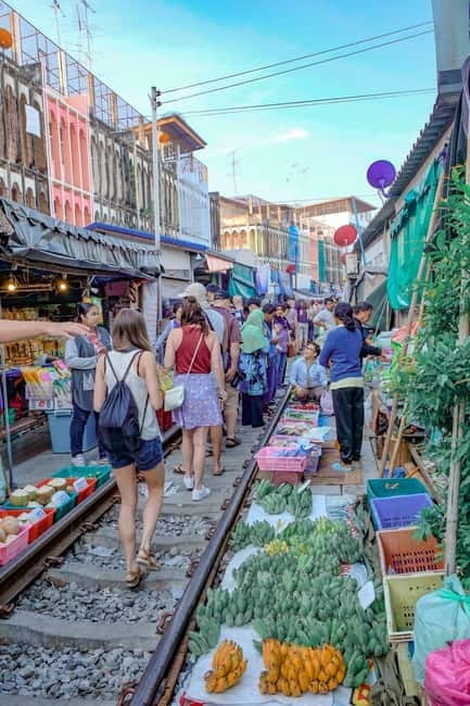 Bangkok: Famous Markets and Dragon Temple Guided Day Tour - My verdict: a smart way to reach three outlying sights