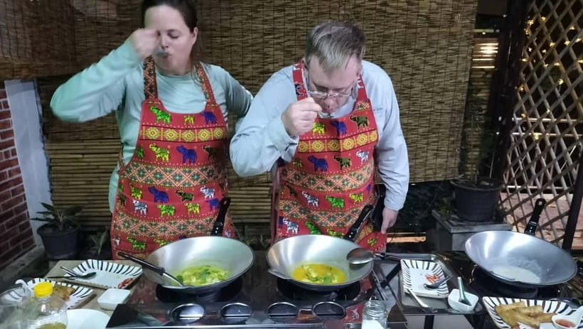 Bangkok: Favourite Thai Flavors Cooking Class by Smart Cook - What the $32 price really covers