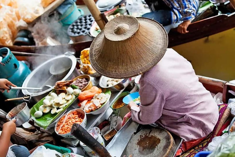 Bangkok: Floating Market & Maeklong Markets Private Transfer - A closer look at the two market styles