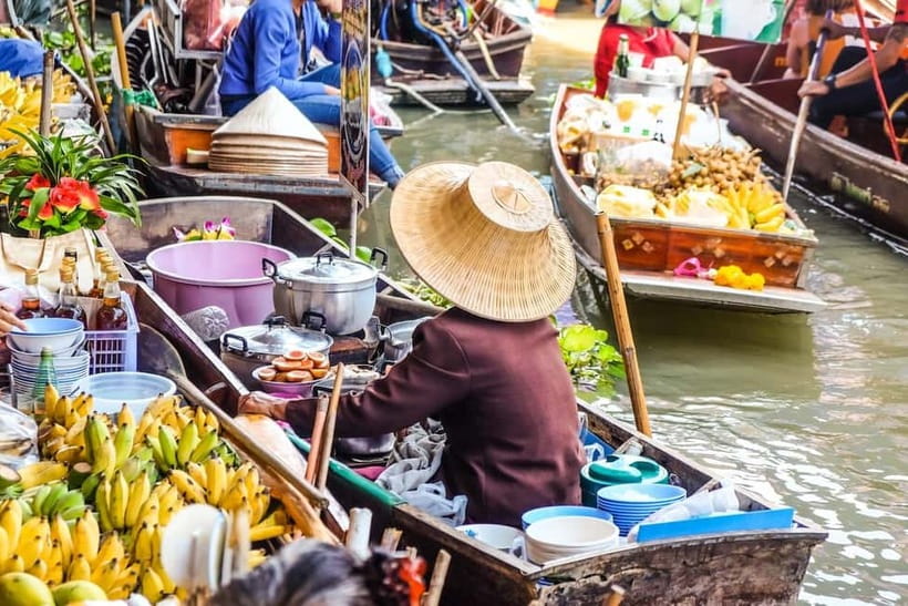 Bangkok: Floating Market, Phra Pathom Pagoda & Cafes Tour - Maeklong Railway Market and the passing train