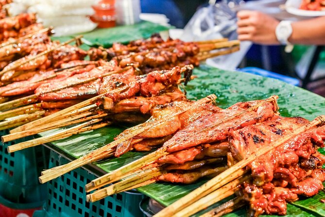 Bangkok: Floating Market & Train Market with Train/Boat ride - The longtail boat to Damnoen Saduak
