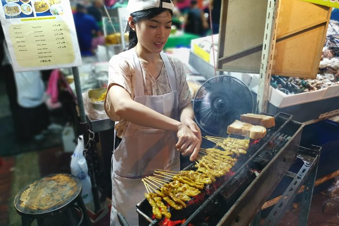 Bangkok Food Tour By Night - Stop two: small bites and local ordering