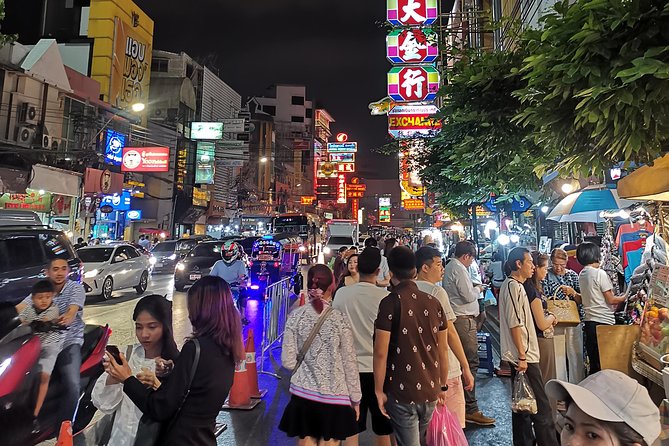Bangkok Food Tour By Night - Stop four: soup, spice, and savory dishes