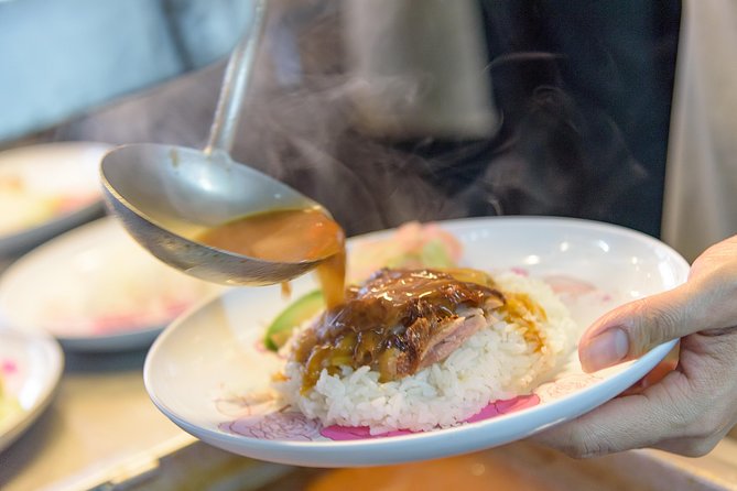 Bangkok Food Tour of Bang Rak with Local Guide - The guides shape the experience