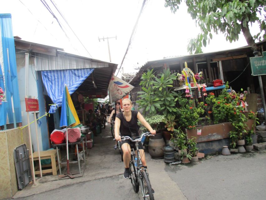 Bangkok Full-Day Bike Tour with Boat Transfer and Lunch - A fresh market full of surprising produce