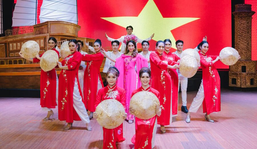 Bangkok: Golden Dome Cabaret Show Entry Ticket - A polished hour inside Bangkok’s Golden Dome
