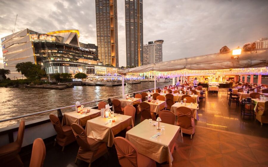 Bangkok: Grand Chao Phraya Dinner Cruise with Live Show - Live music and the mood on board