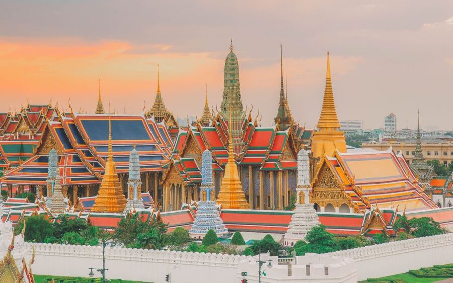 Bangkok: Grand Palace and Emerald Buddha Half-Day Tour - Why this short Bangkok palace tour works